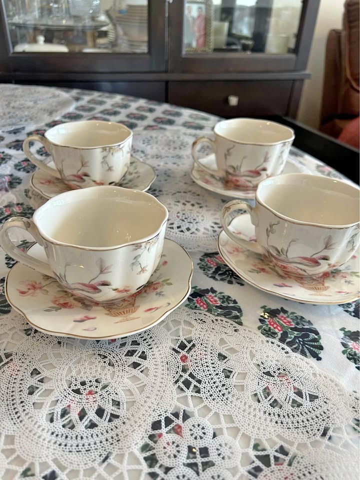 Teacups and Saucers for 4