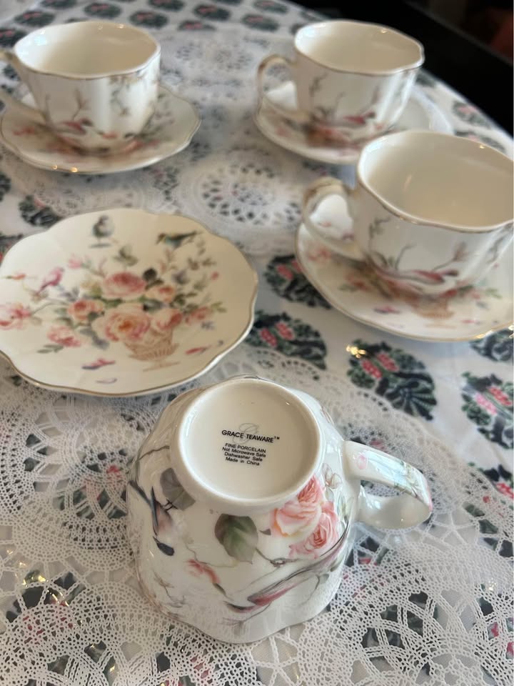 Teacups and Saucers for 4 - photo 2