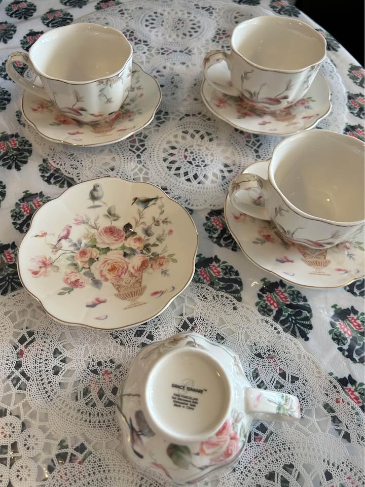 Teacups and Saucers for 4 - photo 3