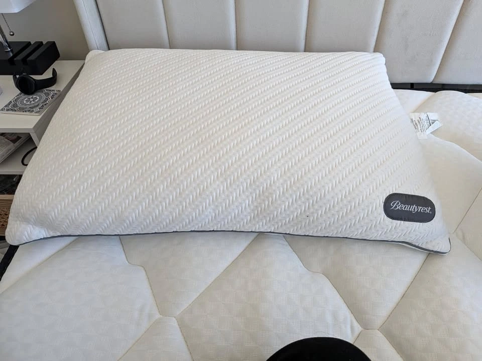 Two Beauty Rest Memory Foam Pillows