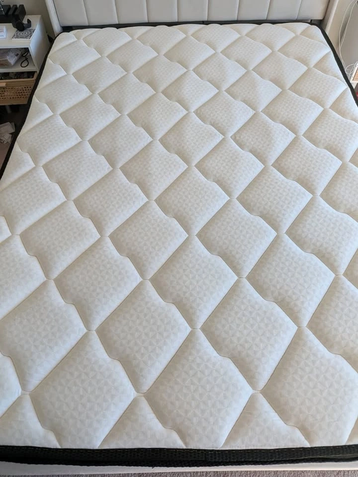 Full Size Mattress (Barely Used)