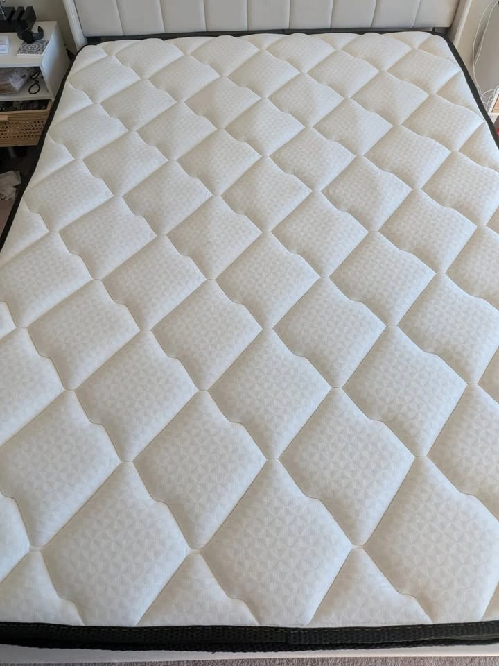 Full Size Mattress (Barely Used) - photo 4
