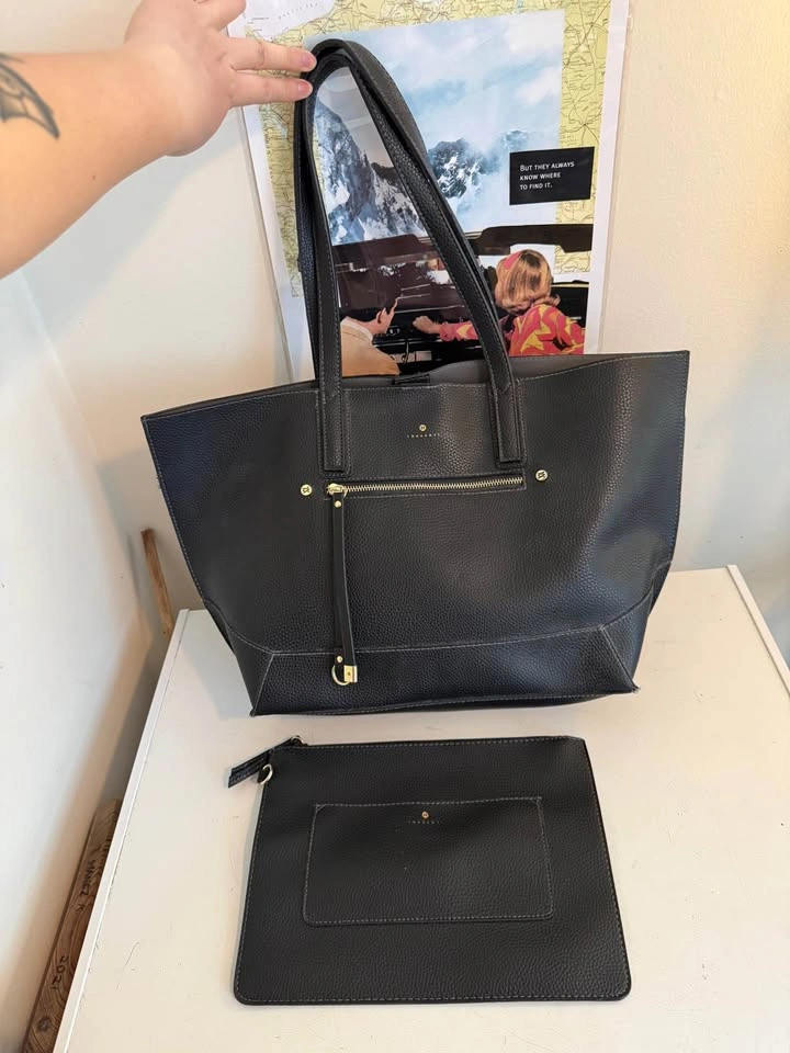 Travanti Tote Bag in Black Pebbled Leather with Makeup Bag - photo 2