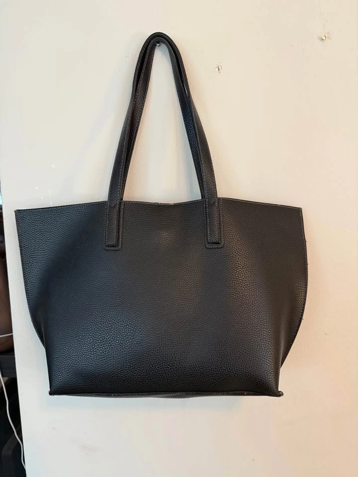 Travanti Tote Bag in Black Pebbled Leather with Makeup Bag - photo 4