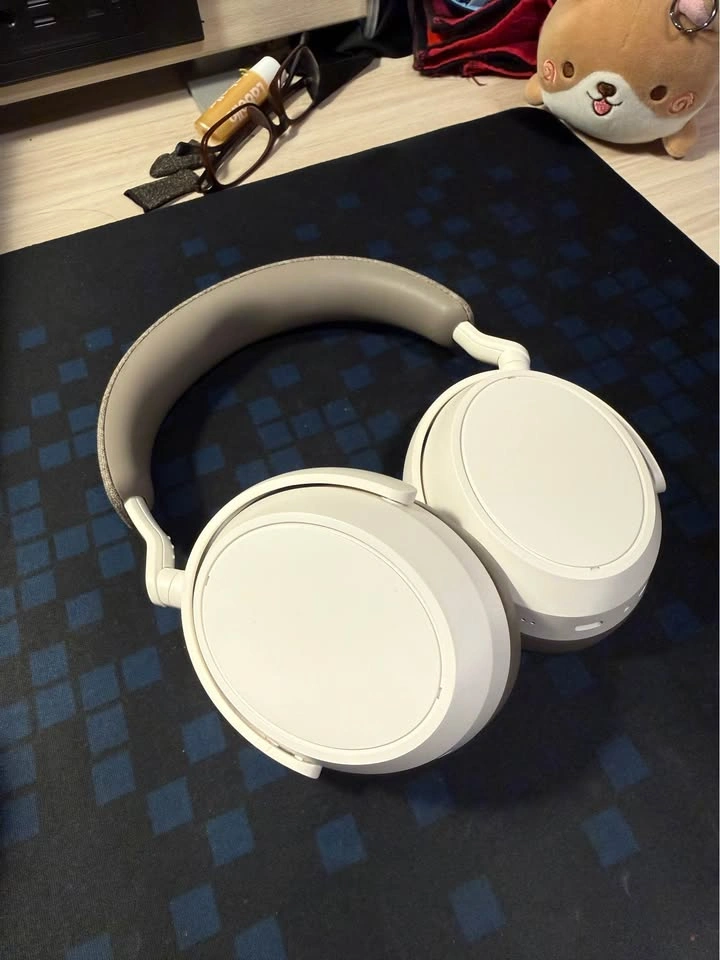 Sennheiser MOMENTUM 4 Wireless Over-Ear Headphones - photo 3