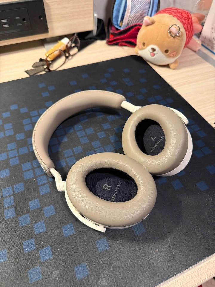 Sennheiser MOMENTUM 4 Wireless Over-Ear Headphones - photo 4