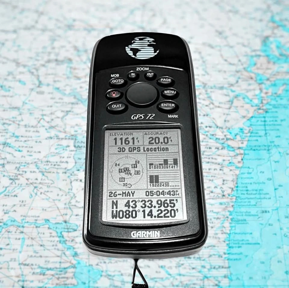 Garmin GPS 72 Handheld GPS – Excellent Condition