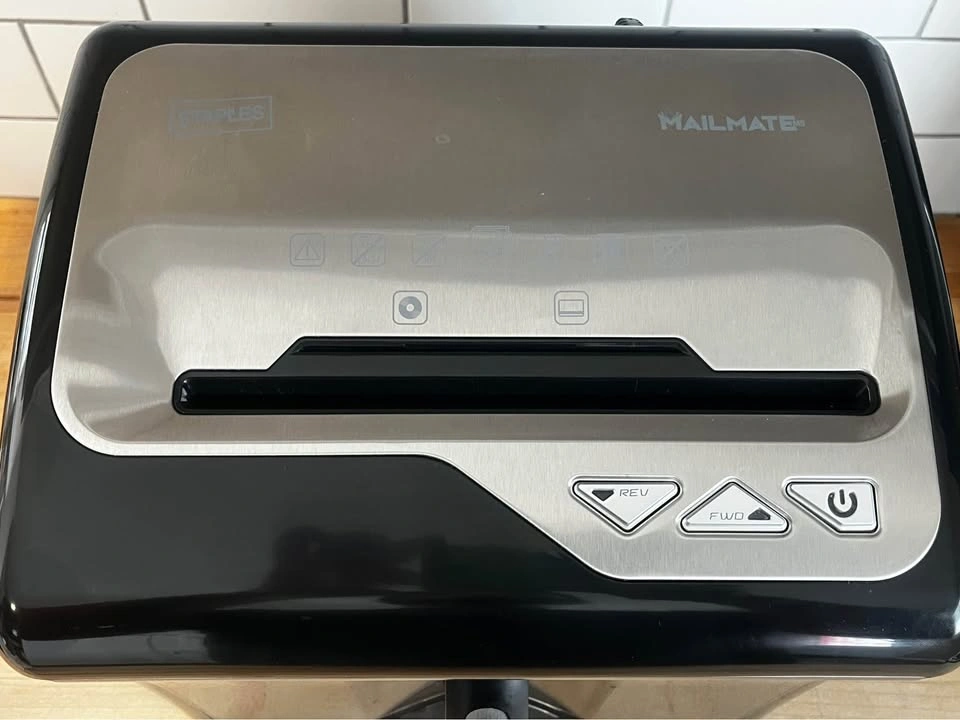 Staples Mailmate Paper Shredder (SPL-TXC12MA) - photo 3
