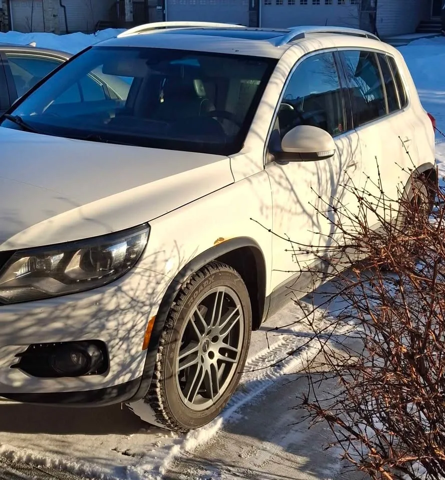 2012 Volkswagen Tiguan - Low KM, New Tires, Serviced - photo 4