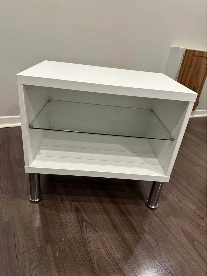 White Modern Storage Cabinet / Side Table - photo 2