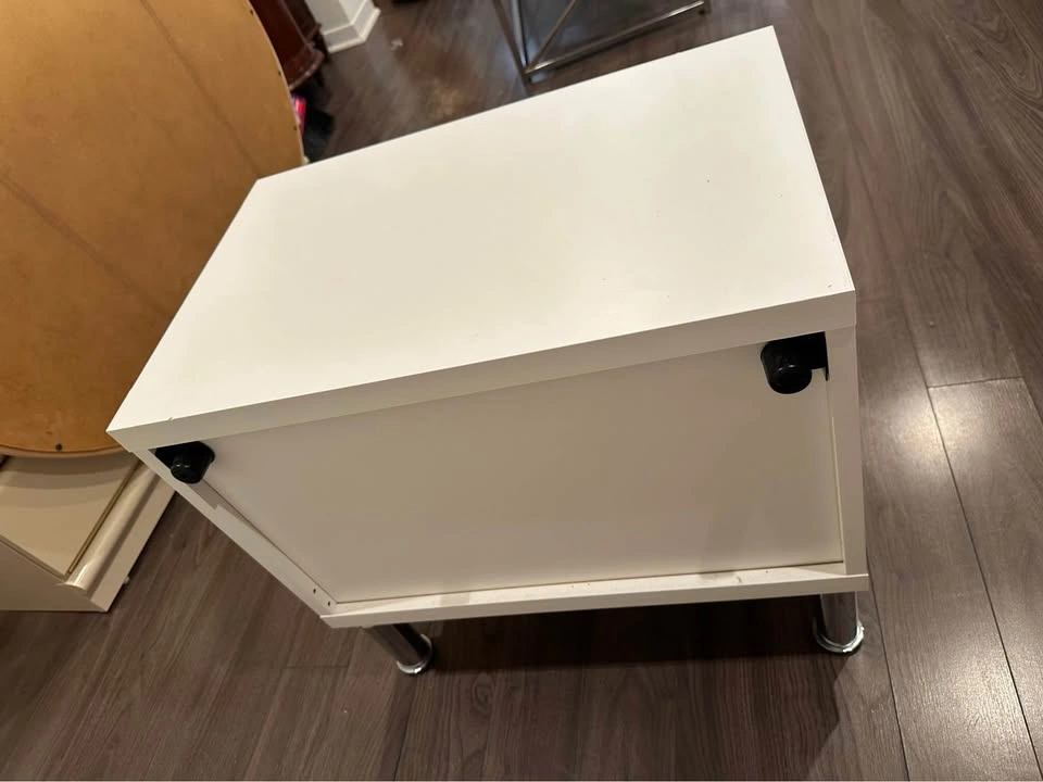 White Modern Storage Cabinet / Side Table - photo 3
