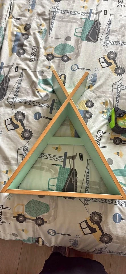 Wall shelf