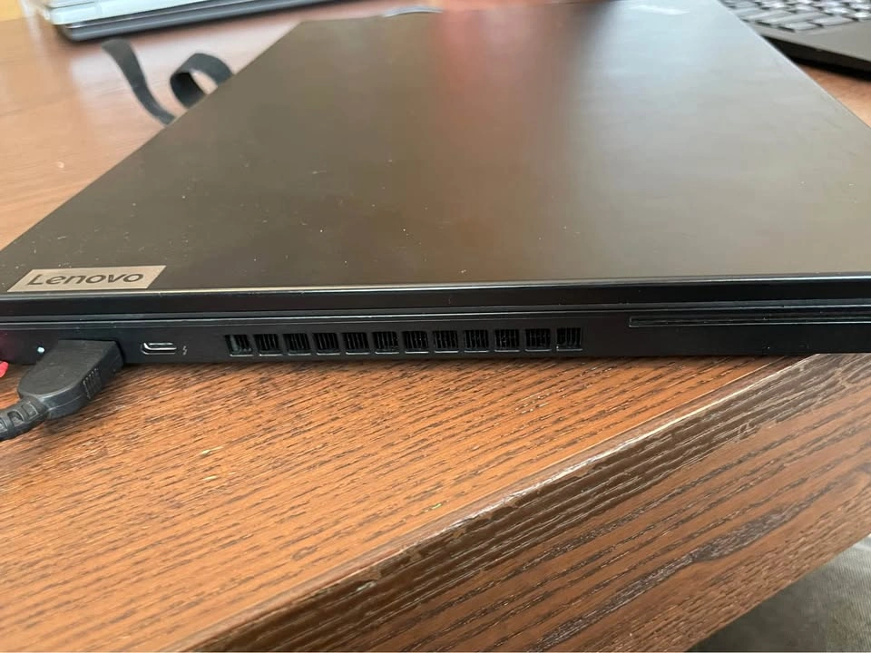 Lenovo Thinkpad T15P Gen.1 - photo 4