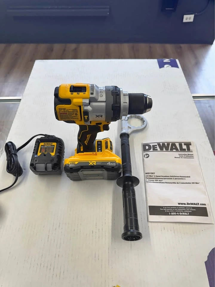 DEWALT DCD1007 20V MAX Hammer Drill w/ 4ah Battery & Charger