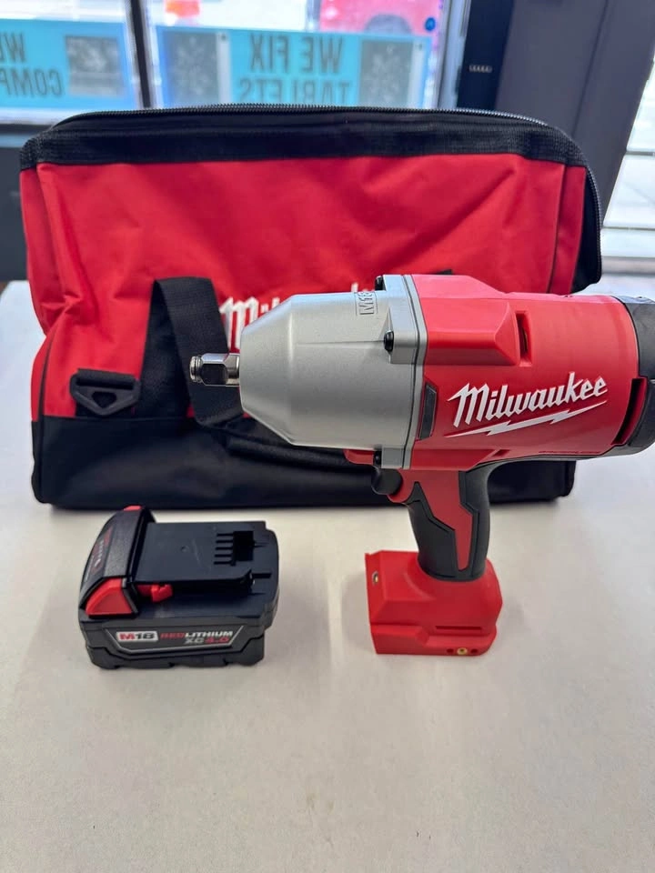 Milwaukee 2666-20 M18 Impact Wrench Kit