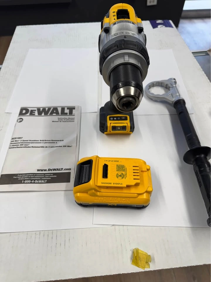 DEWALT 20V MAX XR Hammer Drill w/ 4Ah Battery - photo 2