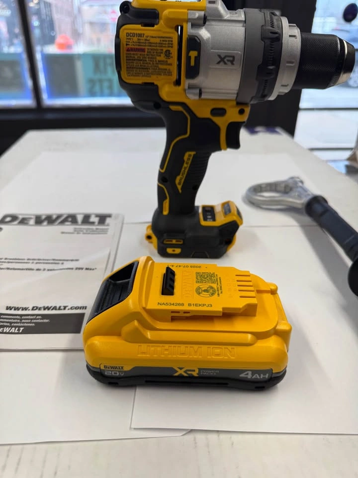 DEWALT 20V MAX XR Hammer Drill w/ 4Ah Battery - photo 3