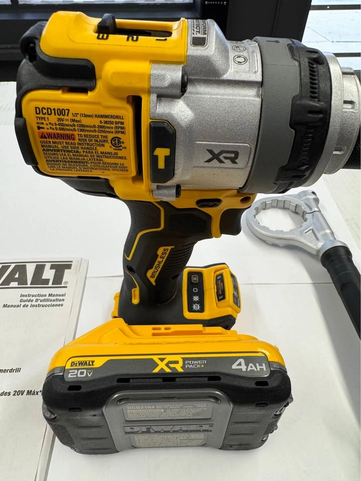 DEWALT 20V MAX XR Hammer Drill w/ 4Ah Battery - photo 4