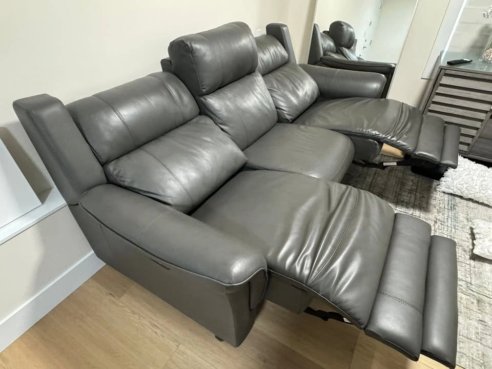 7ft Grey Leather Power Recliner Sofa - Excellent Condition - photo 2