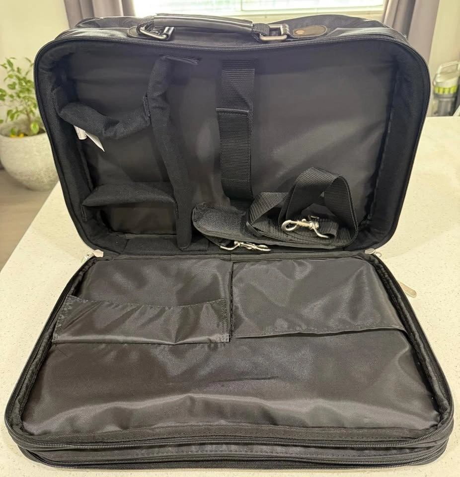 Targus Trademark Notepac Plus 16" Clamshell Case - photo 3