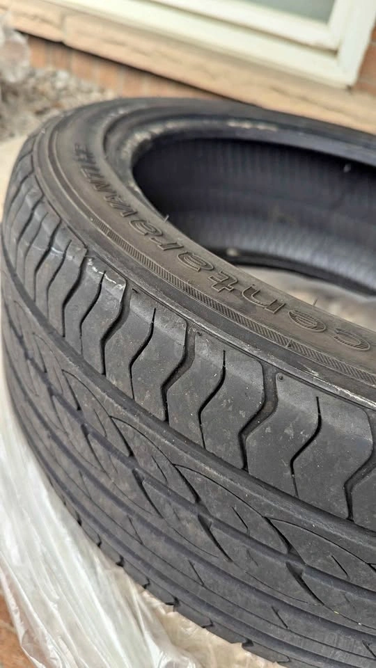 215/45R17 All-Season Tires (Pair, Used)