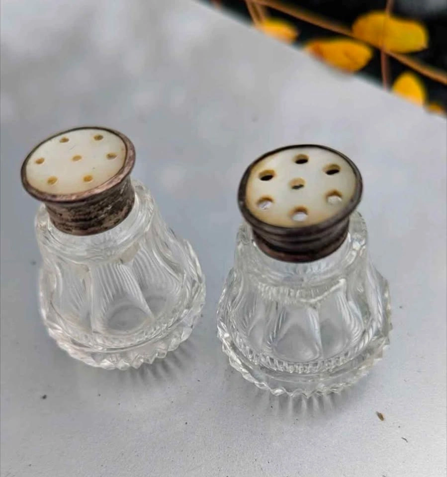 Antique Mother of Pearl S&P Shakers - photo 3