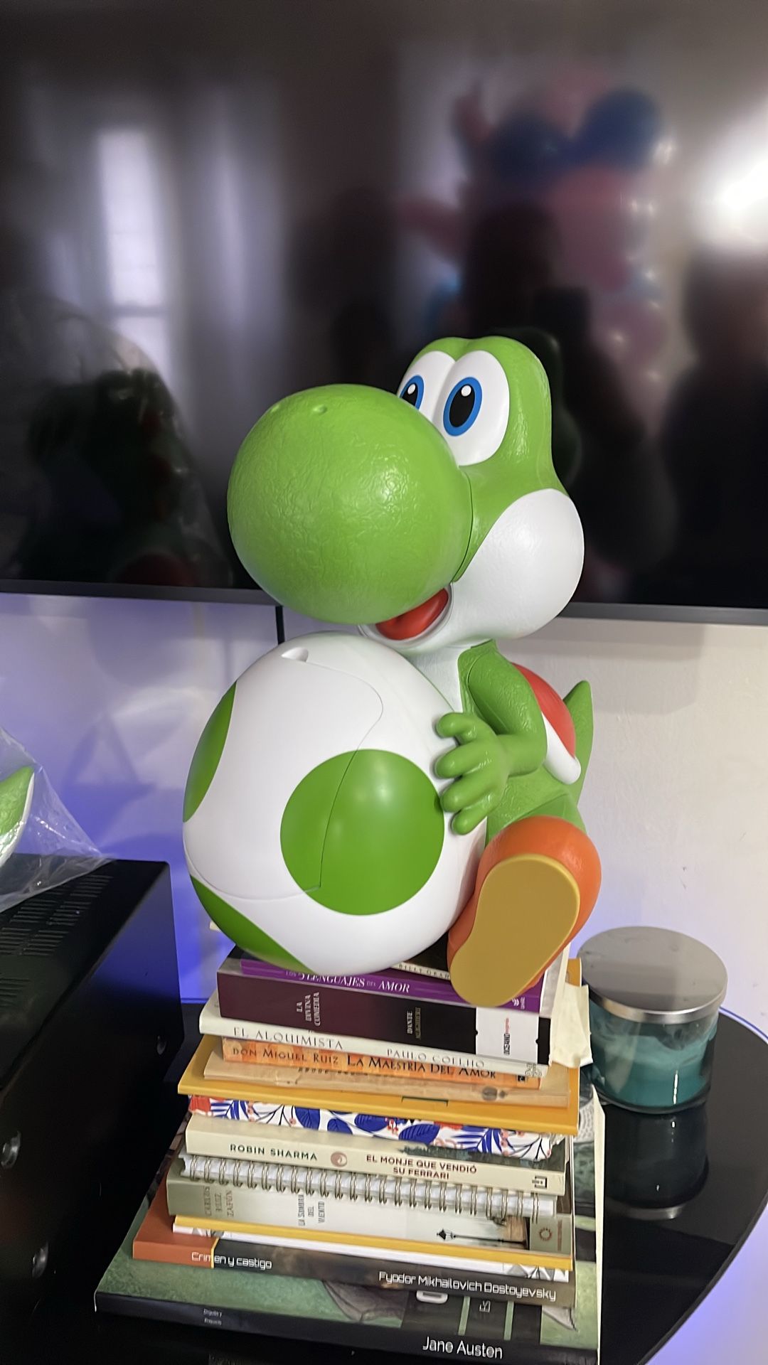 Yoshi Popcorn bucket collectors item - photo 2