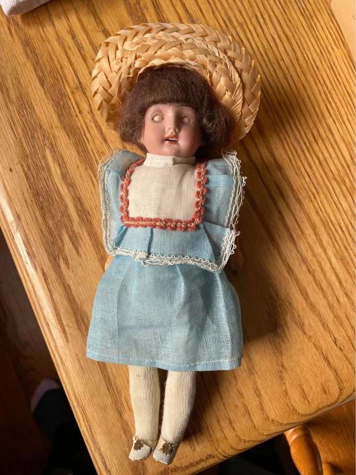 Vintage Paper Mache Doll - photo 2