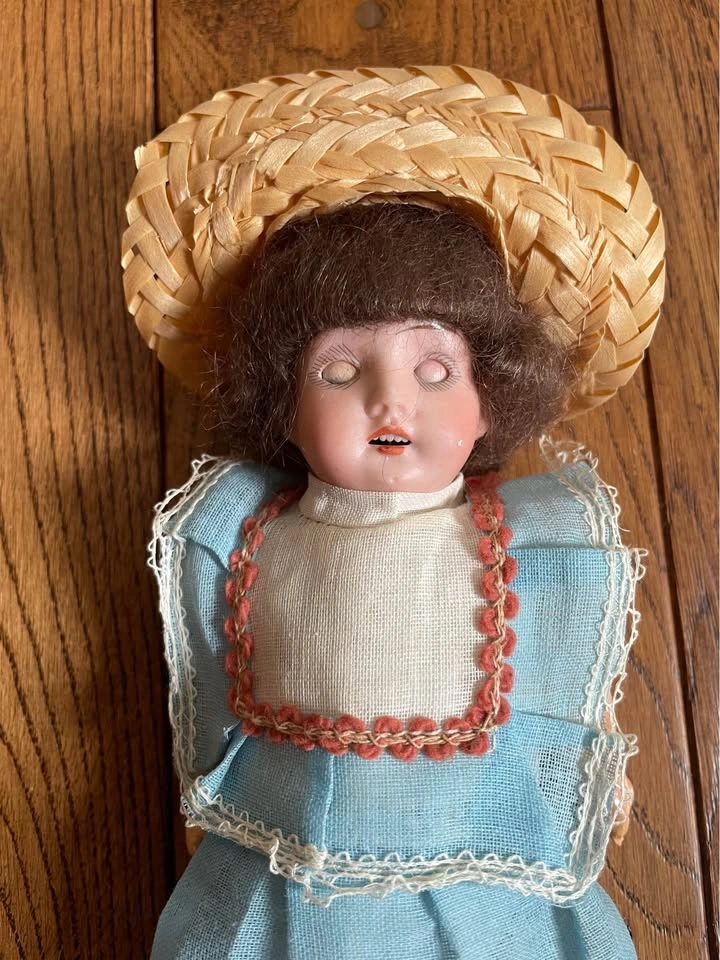 Vintage Paper Mache Doll - photo 4
