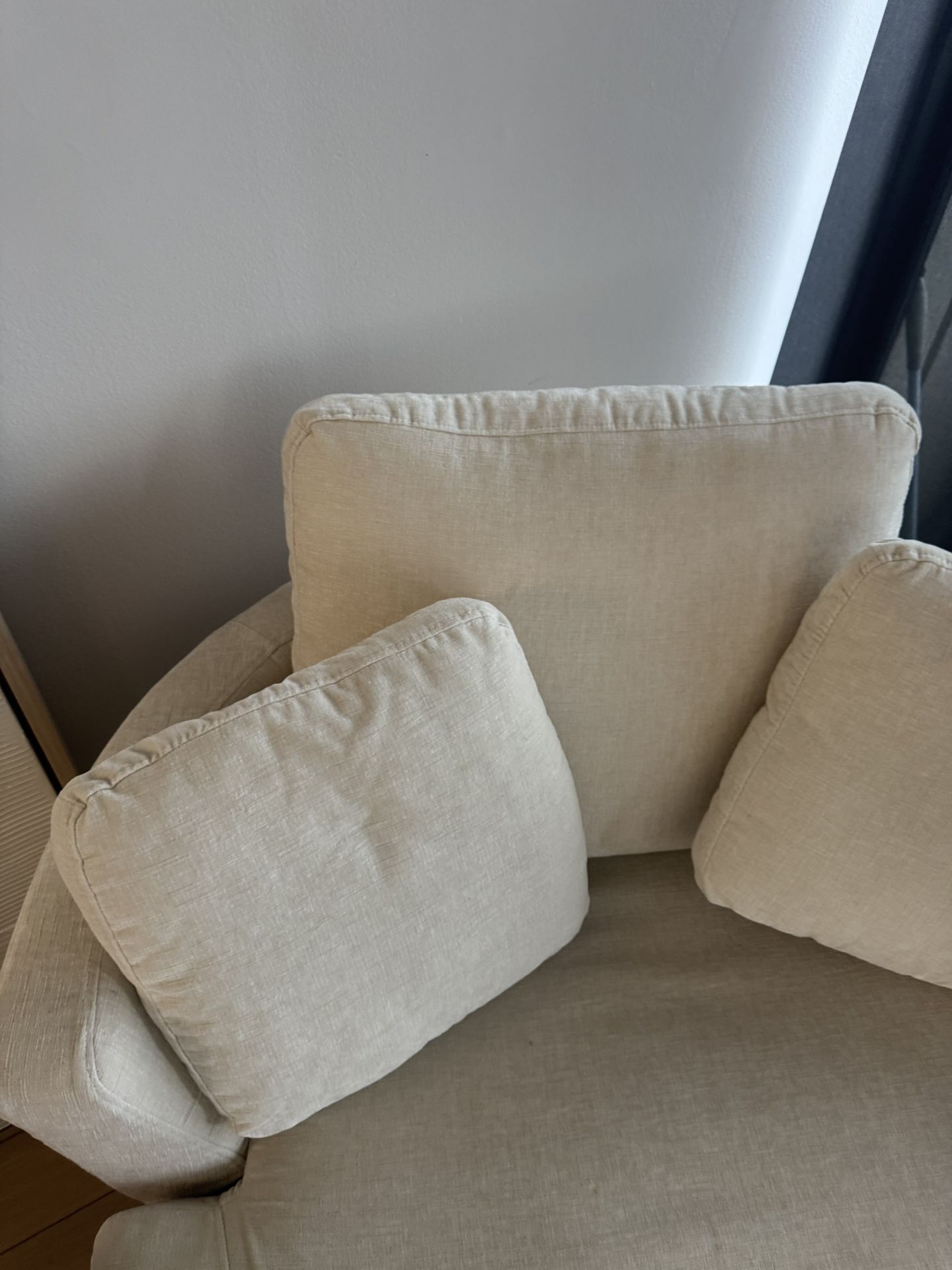 $300 Beige Swivel Chair - photo 2