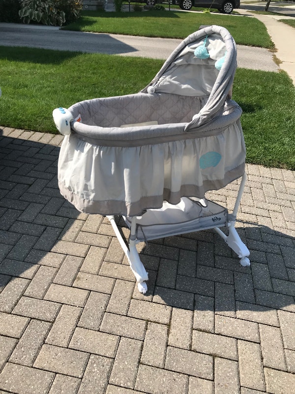 Bassinet in excellent condition