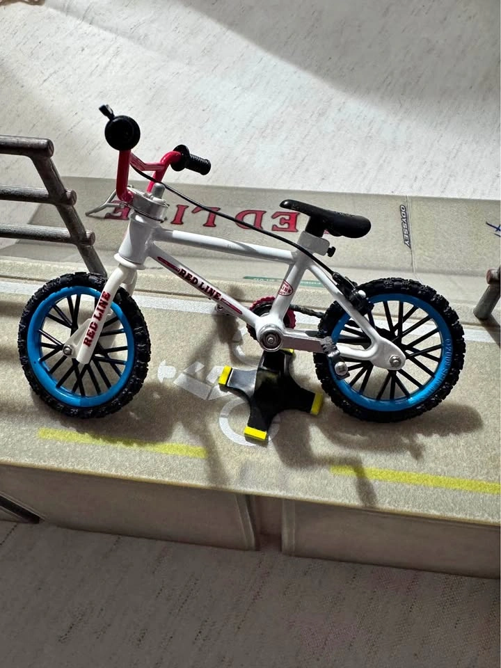 FLICK TRIX bike toy