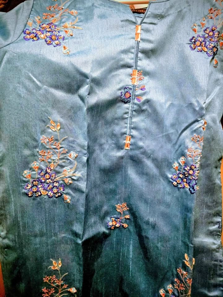Designer Eid Sale! Beautiful blue(ferozi) suit - XL