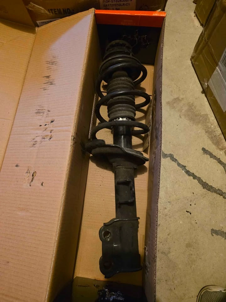 Hyundai Accent Front Strut & Coil Spring Pair (2012-2017) - photo 4