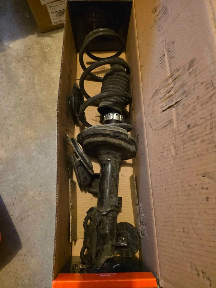 Hyundai Accent Front Strut & Coil Spring Pair (2012-2017) - photo 5
