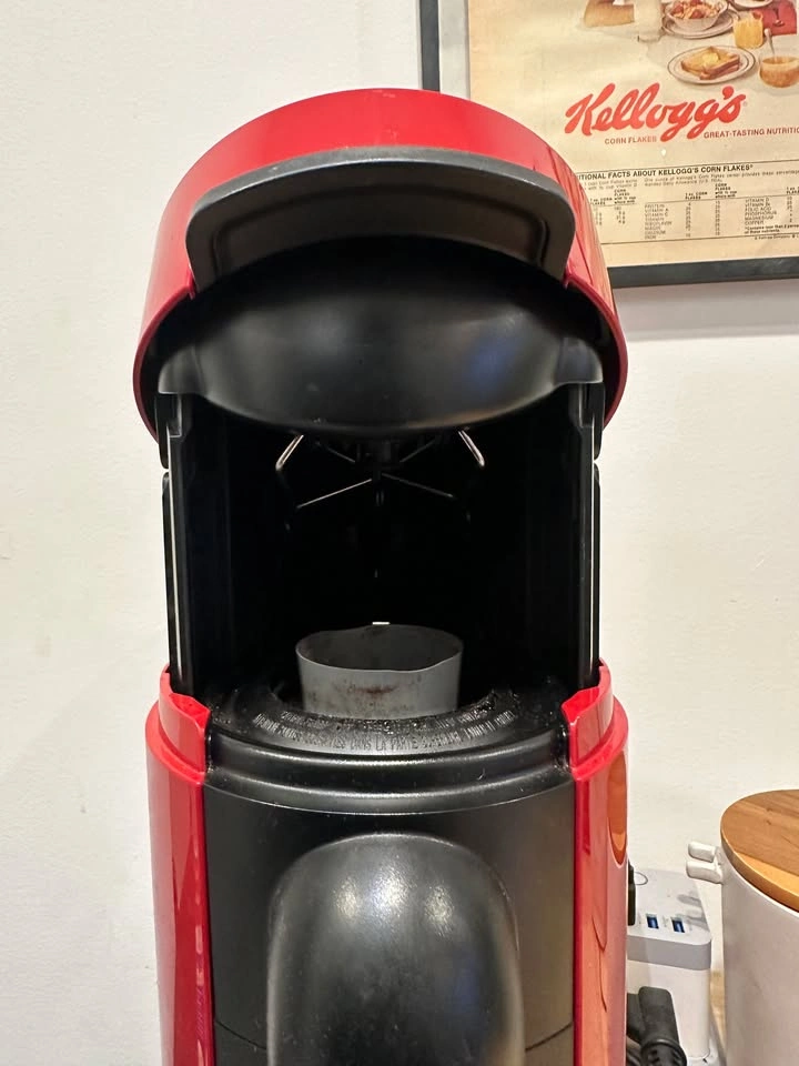 Delonghi Nespresso Virtuo Machine - photo 2