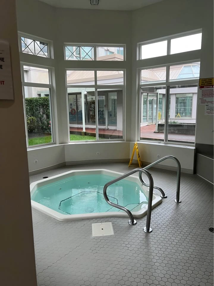 2 Beds 2 Baths - Apartment - photo 4