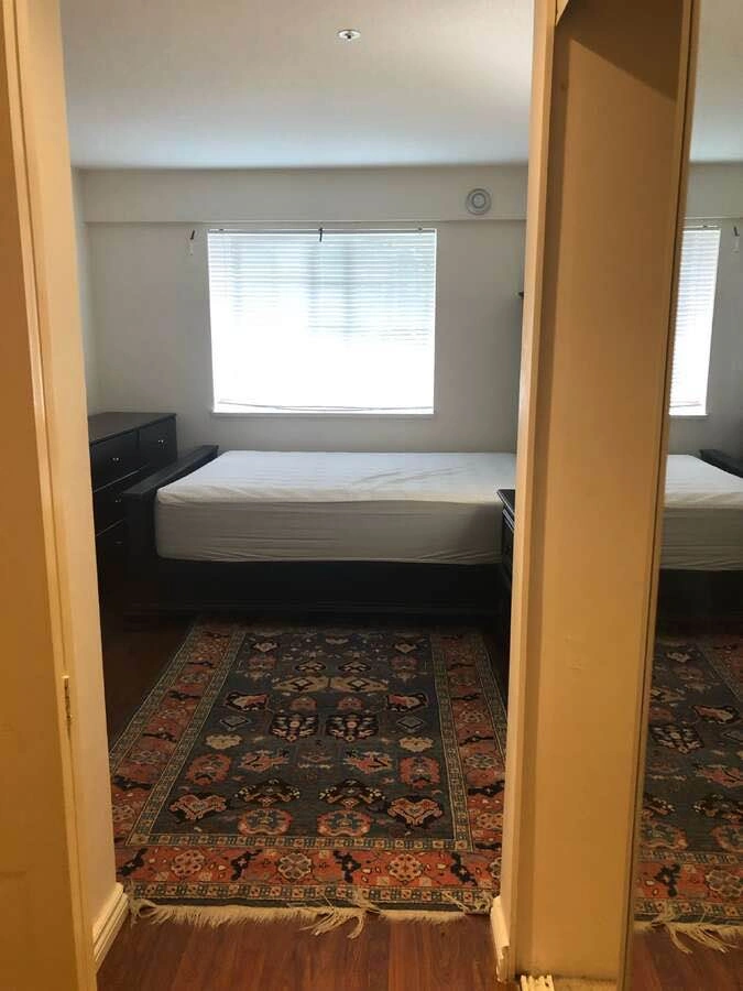 Private furniture room for rent - photo 5