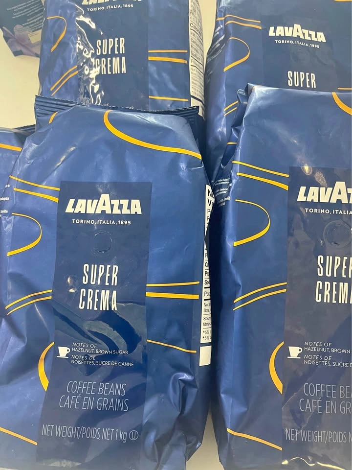 Lavazza Super Crema Espresso Beans, 2.2lb Bag 1Kg
