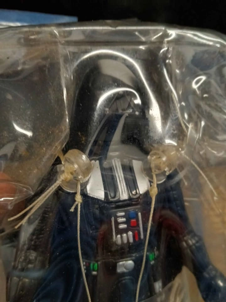 Vintage Star Wars Darth Vader Kite Action Figure - photo 3