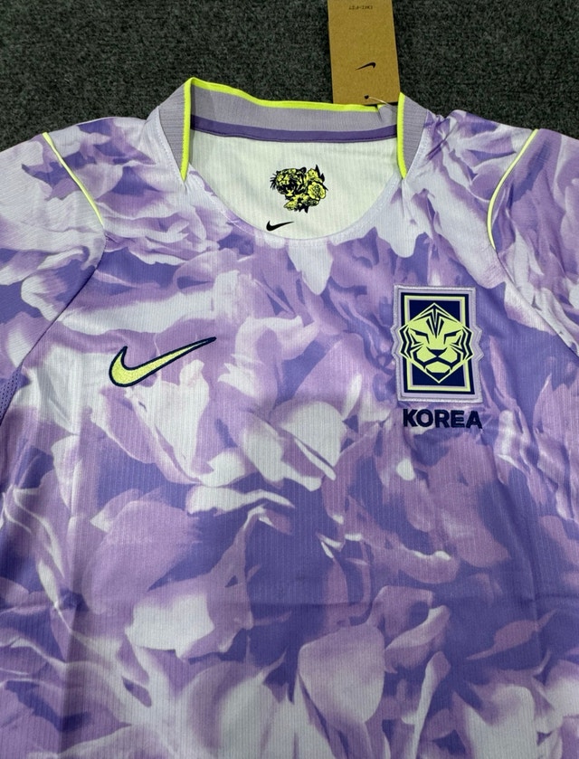 Korea World Cup 2026 Jerseys - Brand New w/ Tags - Medium - photo 2