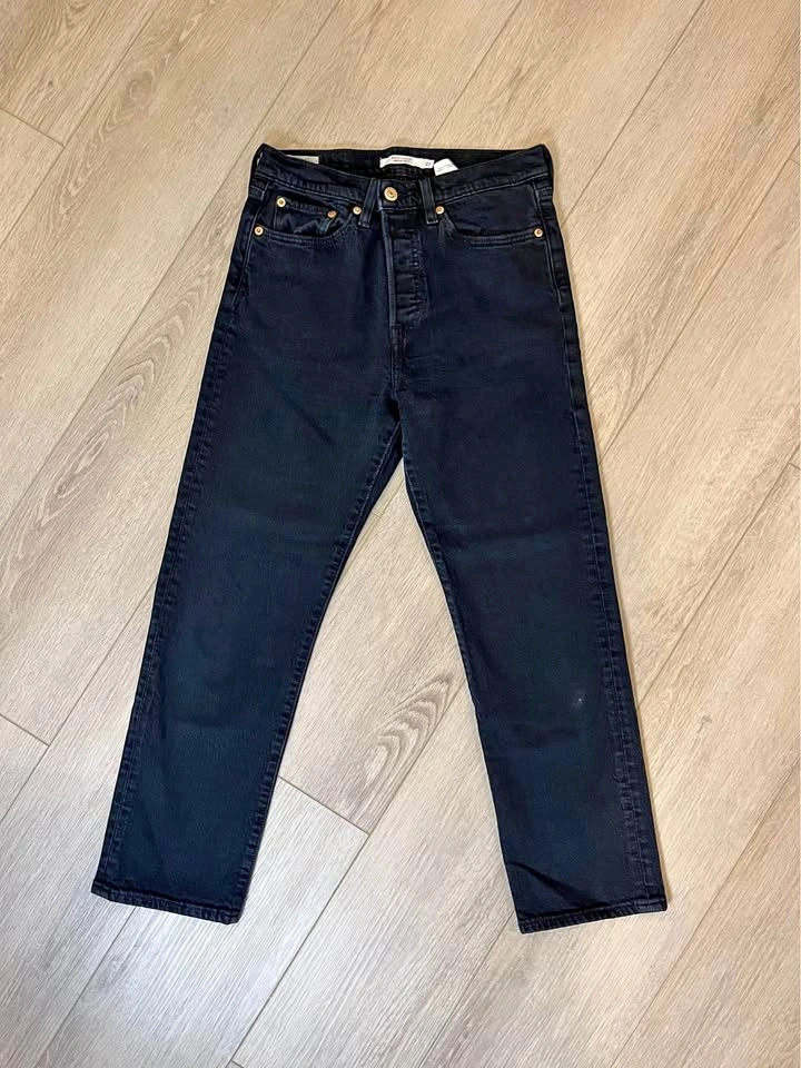 LEVI’S Black Faded Straight-Leg Women’s Jeans