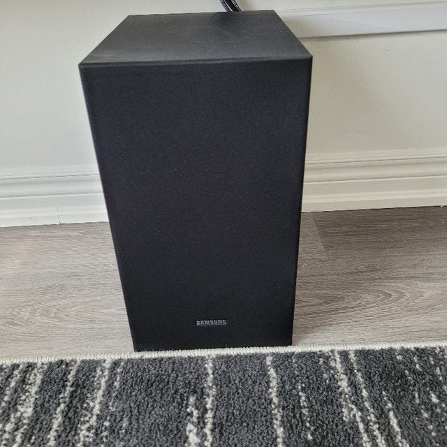 Samsung 65" Smart TV with Soundbar - photo 2