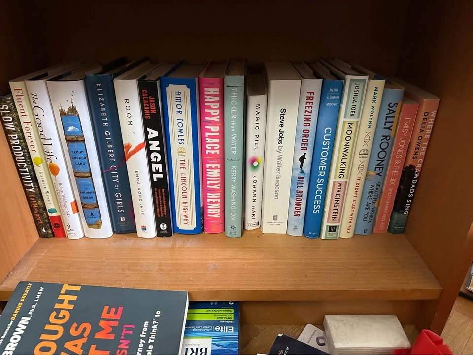 Large Collection of Modern Non-Fiction and Fiction Books - photo 3