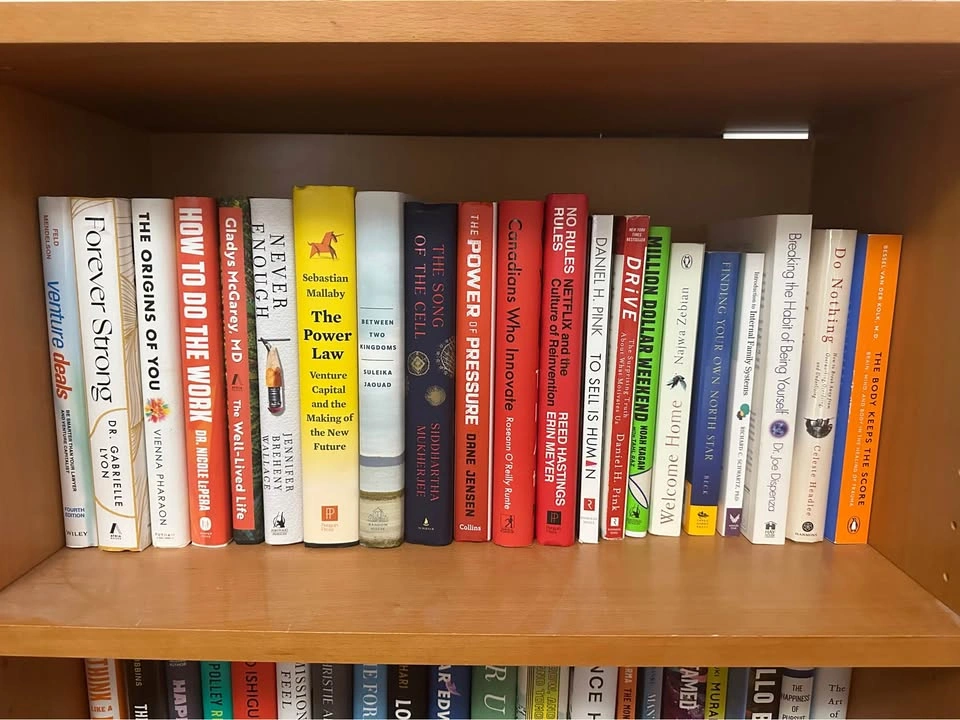 Large Collection of Modern Non-Fiction and Fiction Books - photo 5
