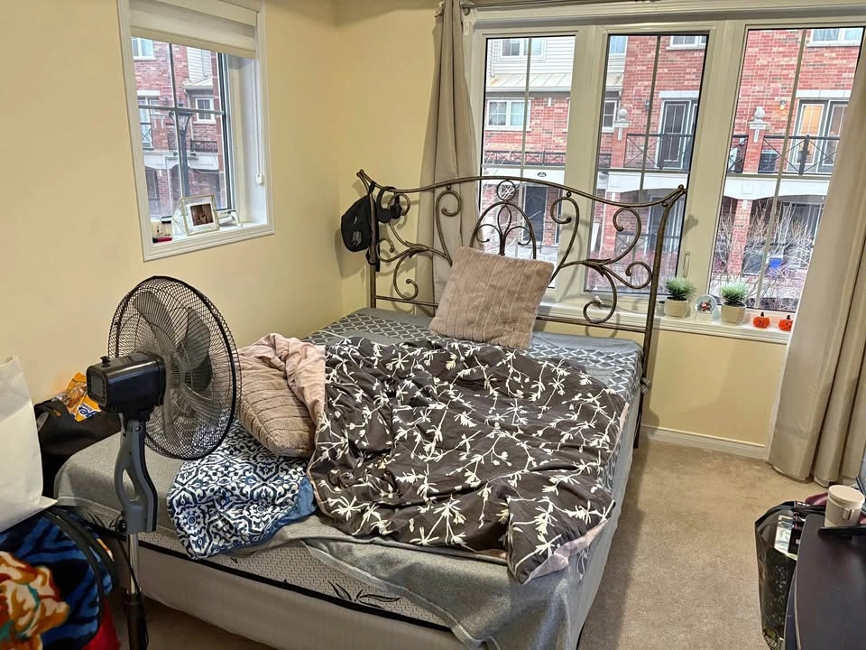 Furnished Room for rent (Oakville) available from May 1st, 2026.