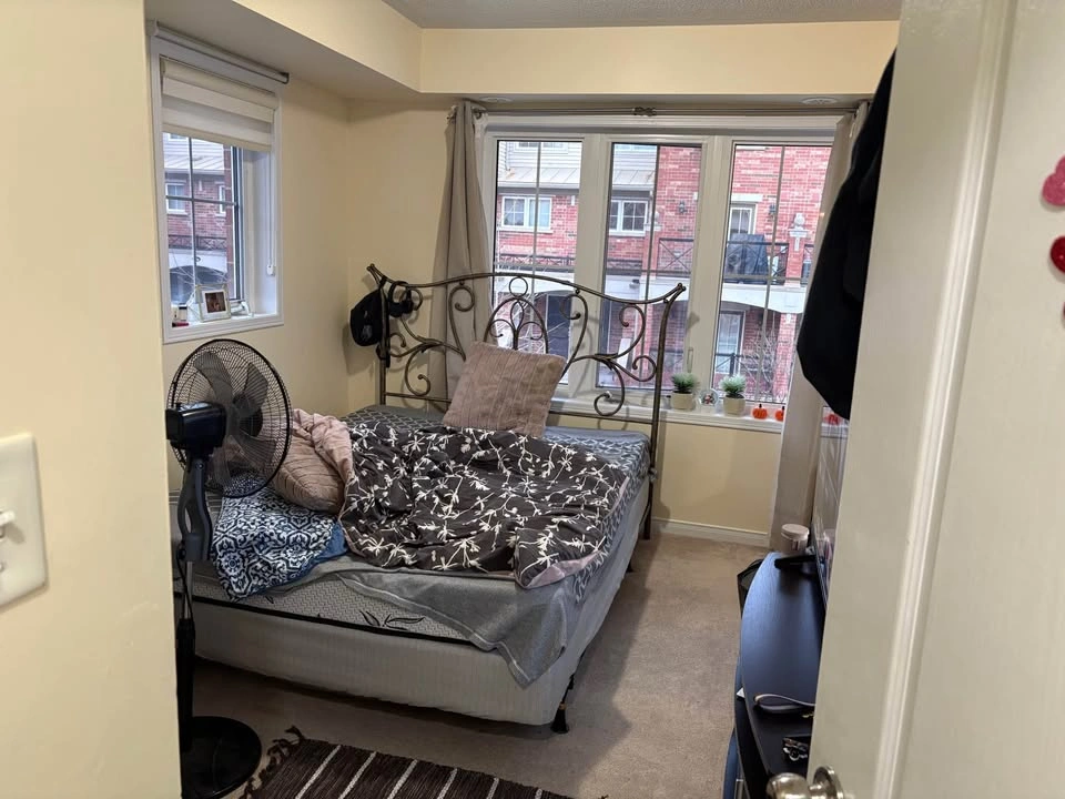 Furnished Room for rent (Oakville) available from May 1st, 2026. - photo 5