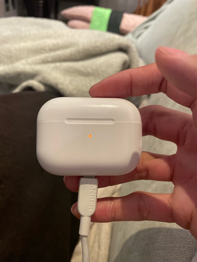 Apple AirPod Pro Gen 2 Case - photo 2