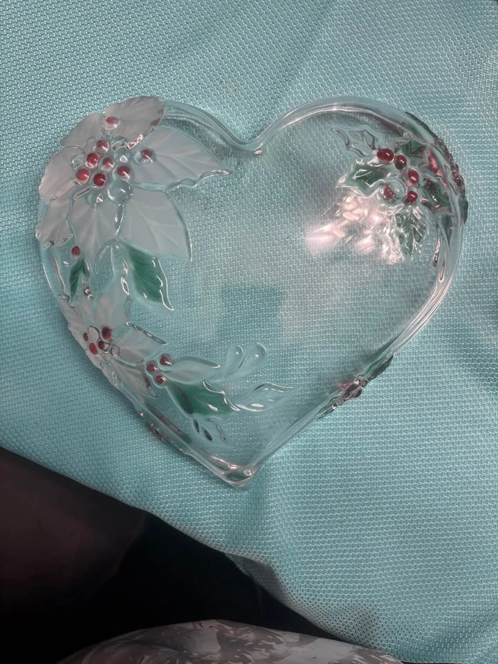 Mikasa Holiday Bloom Poinsettia Crystal Heart Bowl - photo 2