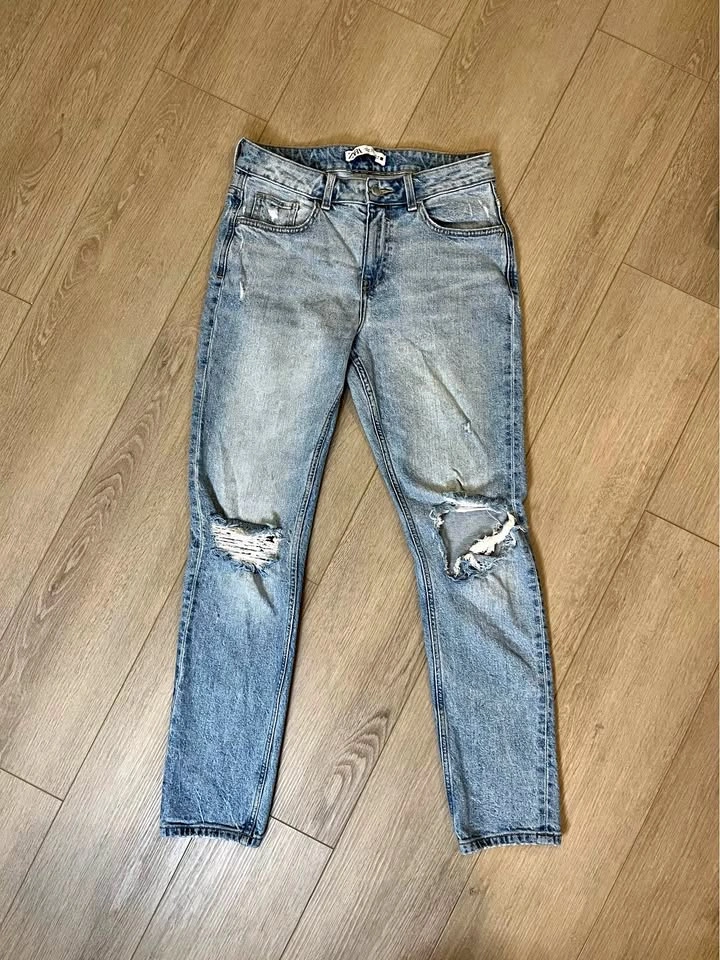 ZARA Light Blue Ripped Straight Leg Women’s Jeans - Size 6